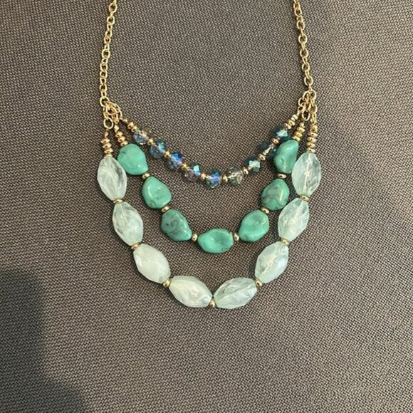 Dress Barn Necklace and Earring Set - Picture 3 of 5